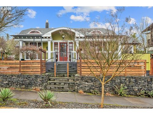 6044 Se Stark St, Portland, OR, 97215-1934 | Card Image