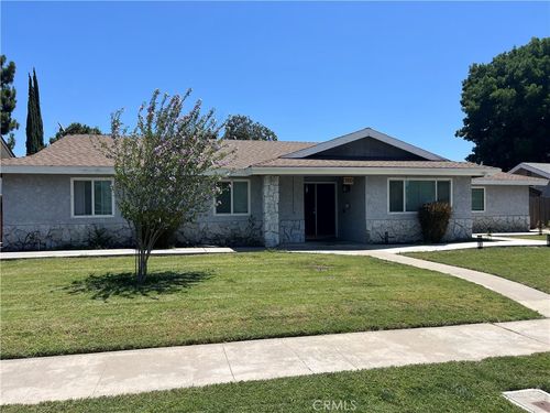 1160 N Laspina St, Tulare, CA, 93274-2342 | Card Image