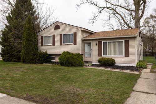 15167 Meadow St, Romulus, MI, 48174-2973 | Card Image