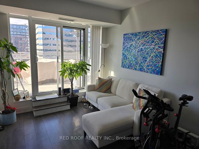 909 - 525 Adelaide St W, Condo with 2 bedrooms, 2 bathrooms and 2 parking in Toronto ON | Image 3