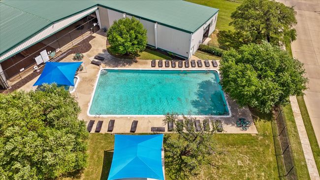 Sparkling pool | Image 37