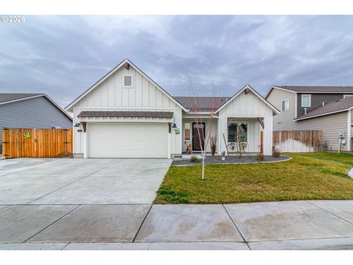 529 E Legacy Ave, Hermiston, OR, 97838-2704 | Card Image