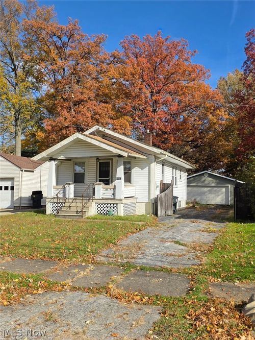 1057 Willard Ave Se, Warren, OH, 44484-4437 | Card Image