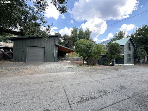 104 Clark St, Canyon City, OR, 97820 | Card Image