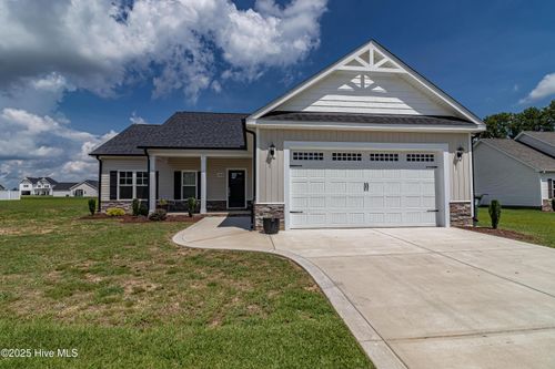 404 Fynloch Chase Dr, Fremont, NC, 27830-7706 | Card Image