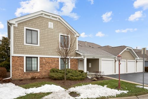 unit-d1-375 Pinetree Ln, Schaumburg, IL, 60193-2134 | Card Image