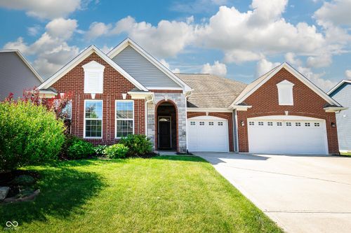 9239 Thames Dr, Avon, IN, 46123-5553 | Card Image