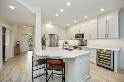 apt-102-7686 Pebble Creek Cir, NAPLES, FL, 34108-6546 | Card Image