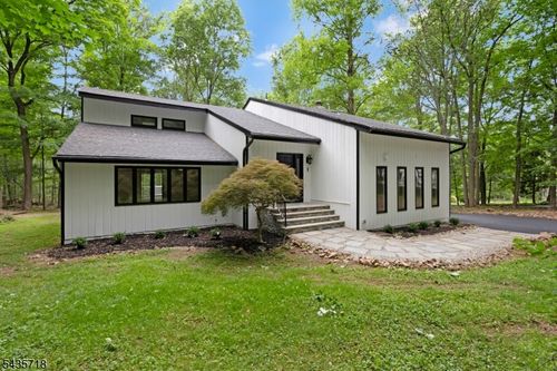 1 Fernwood Rd, Warren, NJ, 07059-5739 | Card Image