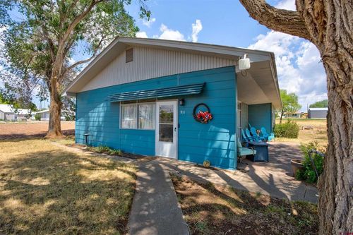 911 Dove St, Dove Creek, CO, 81324-5120 | Card Image