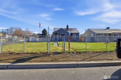 204 E Street, Ephrata, WA, 98823 | Card Image