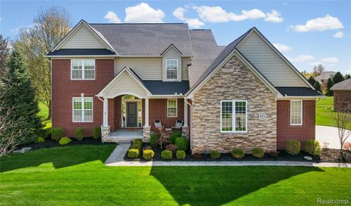 801 Watersmeet Dr, Oxford, MI, 48371-6625 | Card Image