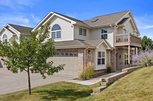 9285 S 51st Street, Franklin, WI, 53132 | Card Image