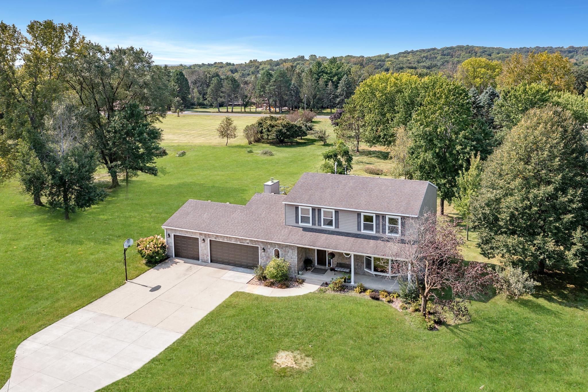 Buckridge Dr, Rochester, MN 55906