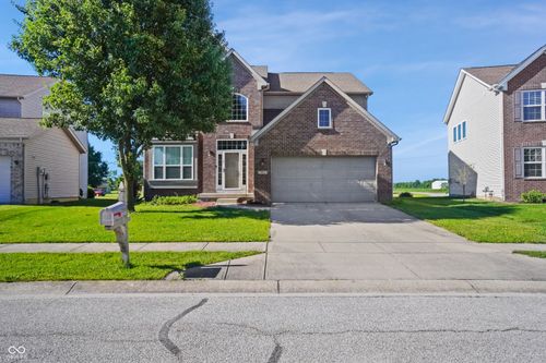 7895 Blue Jay Way, Zionsville, IN, 46077-8011 | Card Image