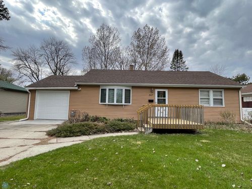 847 3rd St N, Wahpeton, ND, 58075-3432 | Card Image