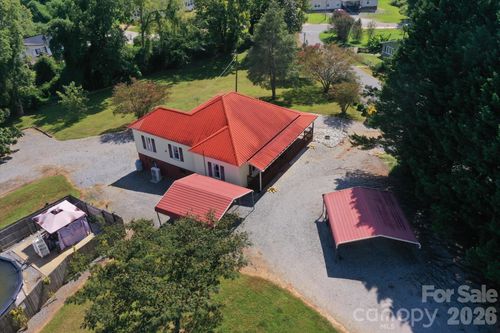 466 Miller Ave, Marion, NC, 28752-5686 | Card Image