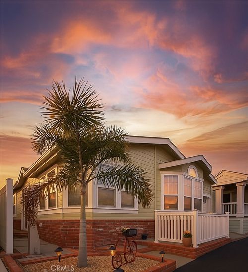 16451 Makaha Ln, Huntington Beach, CA, 92649-6219 | Card Image