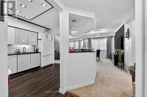 213-208 Silvercreek Parkway N, Guelph (Junction/Onward Willow), ON, N1H8H2 | Card Image