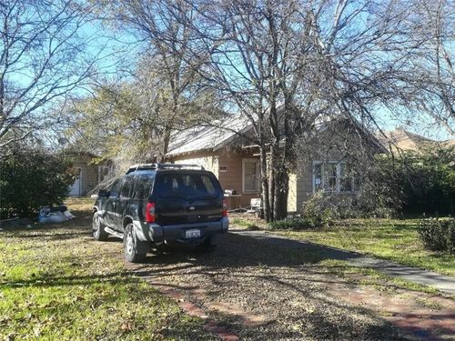 457 W Main St, Ranger, TX, 76470-1218 | Card Image