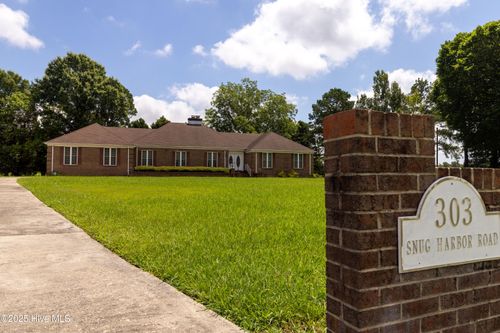 303 Snug Harbor Rd, Hertford, NC, 27944-1457 | Card Image