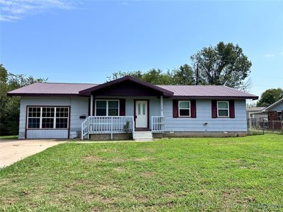 705 Nw 8th Street, House other with 3 bedrooms, 2 bathrooms and null parking in Checotah OK | Image 1