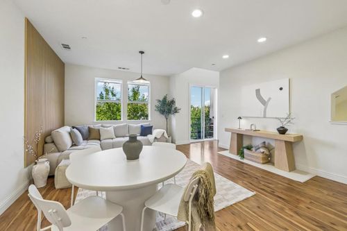 391 Charles Morris Ter, Sunnyvale, CA, 94085-4530 | Card Image