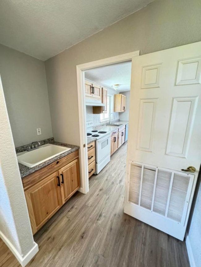 106 B B South Ave, House other with 3 bedrooms, 2 bathrooms and null parking in Metaline Falls WA | Image 17