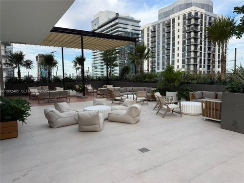 802-11 Ne 6th St, Miami, FL, 33132 | Card Image