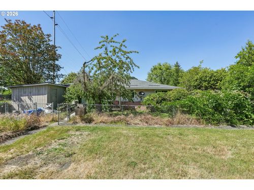 892 D St, Independence, OR, 97351-1521 | Card Image