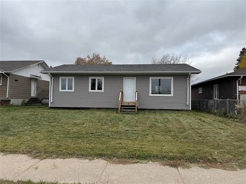 222 N 9th Avenue, Swan River, MB, R0L1Z0 | Card Image