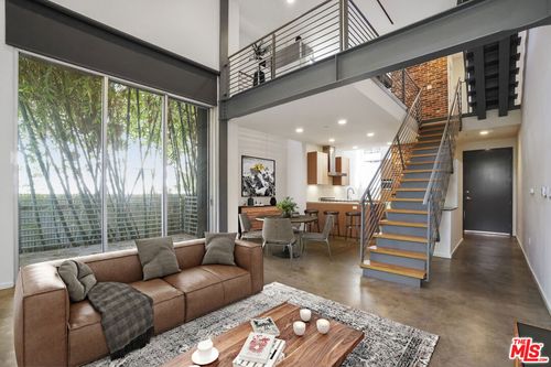 7-1220 N Orange Grove Avenue, Los Angeles, CA, 90046 | Card Image