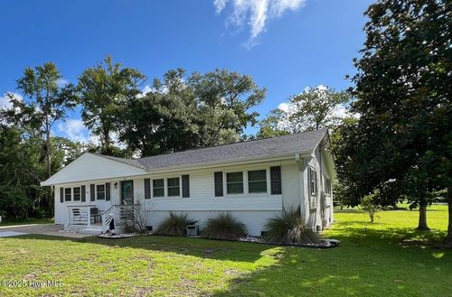 109 Yaupon Dr, Cape Carteret, NC, 28584-8950 | Card Image