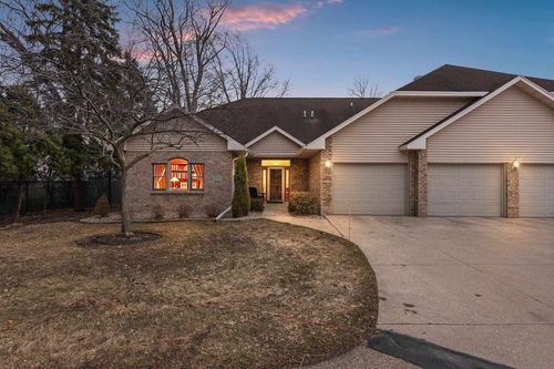 957 Brighton Drive, MENASHA, WI, 54952 | Card Image