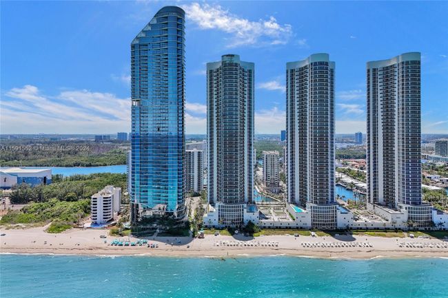 503 - 15811 Collins Ave, Condo with 3 bedrooms, 3 bathrooms and null parking in Sunny Isles Beach FL | Image 28