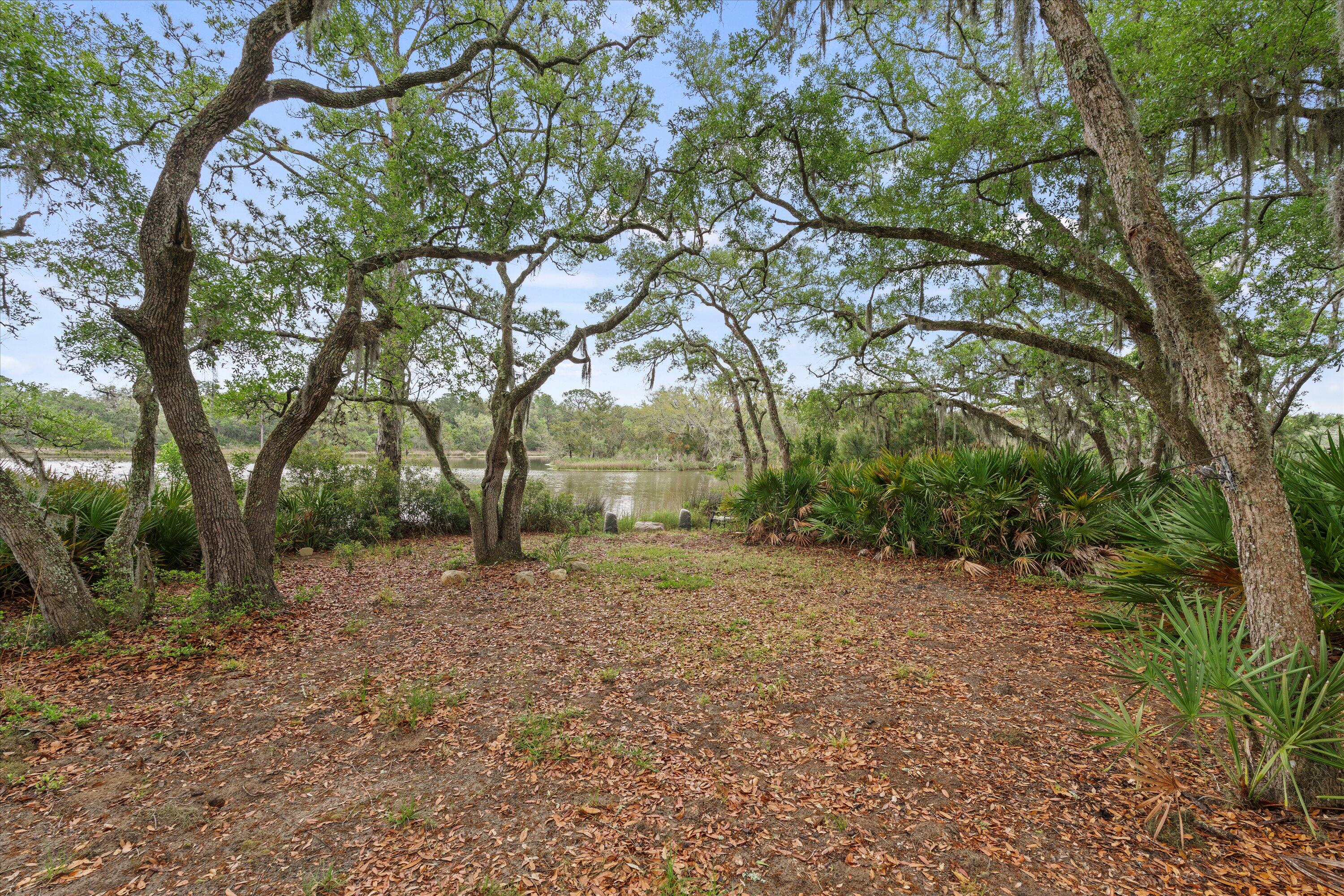 Residential in Saint Helena Island 4