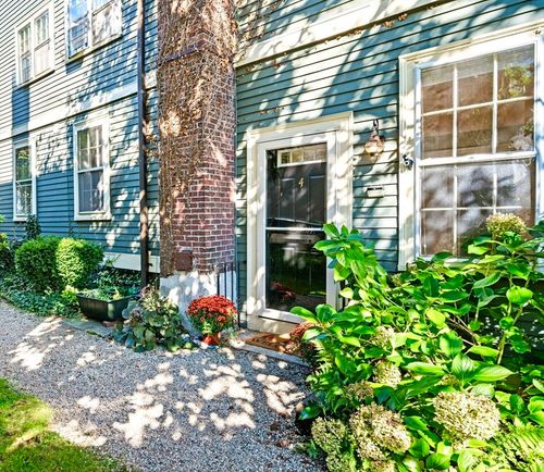 apt-4-26 Summer St, Marblehead, MA, 01945-3479 | Card Image