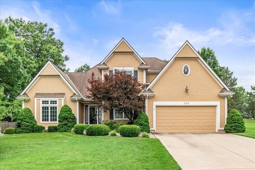 240 Sw Winterpark Circle, Lee's Summit, MO, 64081 | Card Image