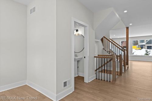 203 Mountain View Ln, Milford, MI, 48381-3866 | Card Image