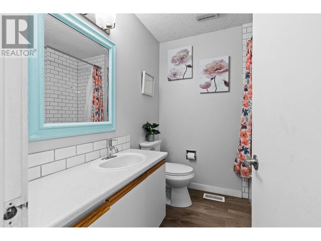 2431 Bering Rd, Home with 2 bedrooms, 1 bathrooms and 5 parking in West Kelowna BC | Image 19