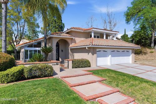 18525 Entrada Ct, Porter Ranch, CA, 91326-1935 | Card Image