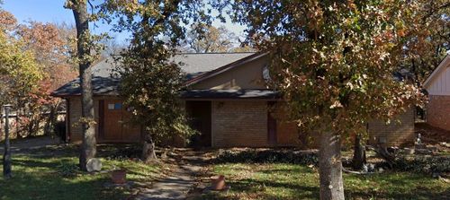 420 Twin Creek Dr, Hurst, TX, 76053-6326 | Card Image