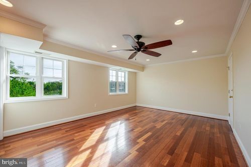 302-3868 9th St Se, WASHINGTON, DC, 20032-4030 | Card Image
