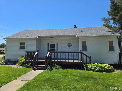 906 Page St, Staunton, IL, 62088-1656 | Card Image