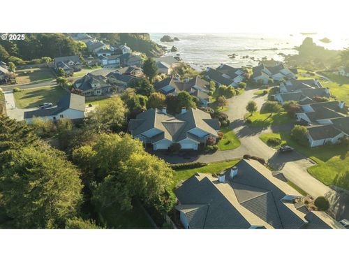 219 Schooner Bay Dr, Brookings, OR, 97415-9061 | Card Image