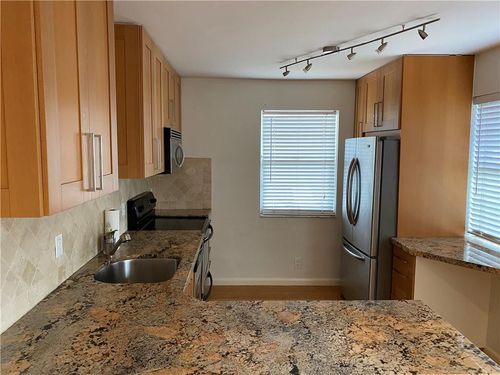 713 Se 18th St, Fort Lauderdale, FL, 33316-2920 | Card Image