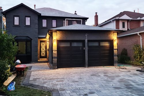 upper-657 Cognac Cres, Pickering, ON, L1X1L7 | Card Image