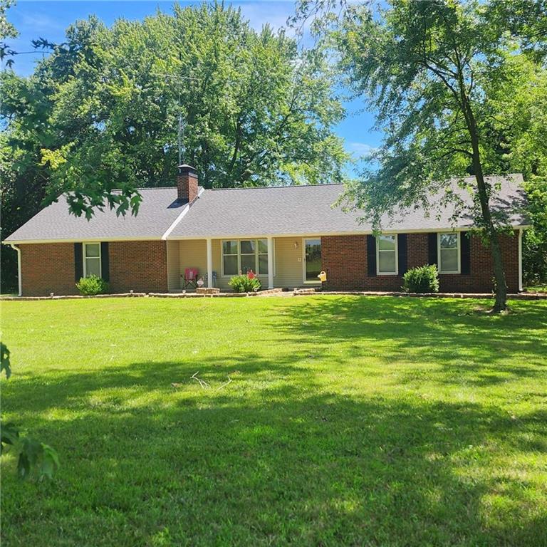 100th Rd, Clinton, MO 64735