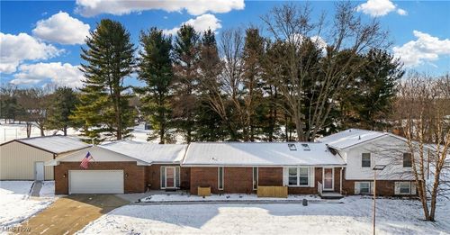 570 E Turkeyfoot Lake Rd, Akron, OH, 44319-4108 | Card Image