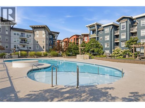 215-563 Yates Rd, Kelowna, BC, V1V2V3 | Card Image